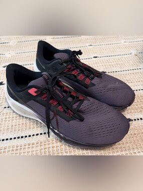 Nike Running Shoes - Plum with Black & Maroon Details